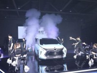风行首款家用概念车重磅亮相 重新定义家用MPV