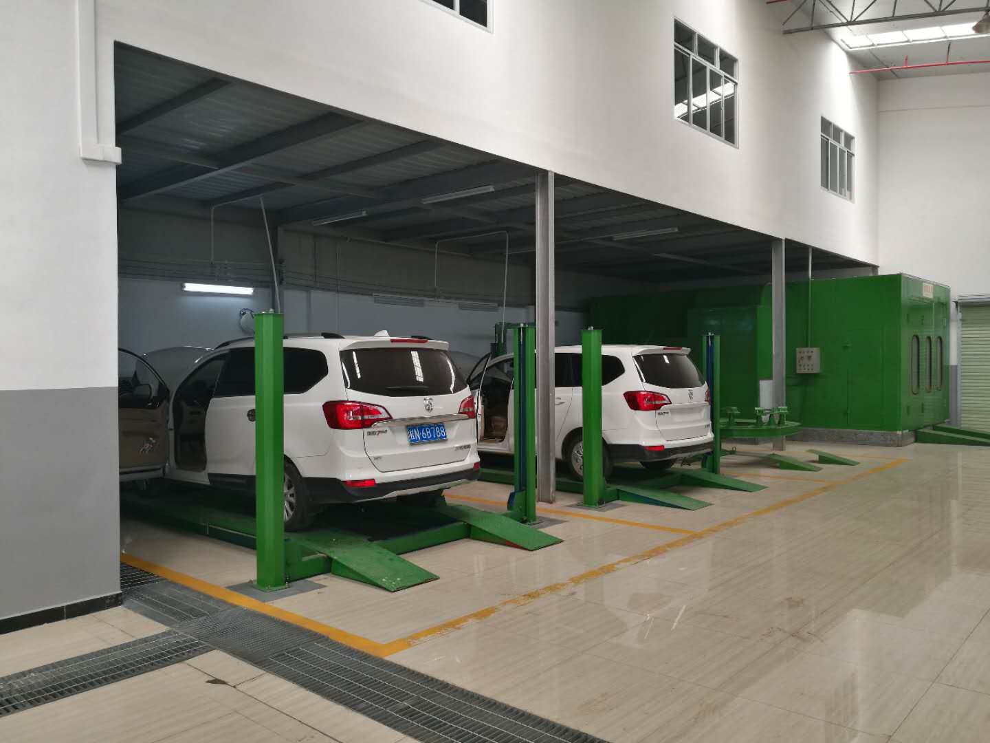 钦州登峰宝骏4S店
