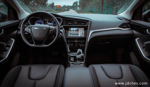 网友试驾“东风启辰D60EV”纯电家用轿车体验总结