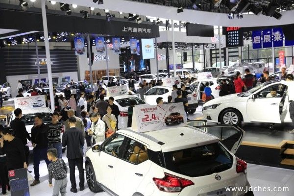 10月1-3日广西车交会玩什么？万元现金、200元油卡、5G手机、388斤大月饼…