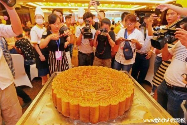 10月1-3日广西车交会玩什么？万元现金、200元油卡、5G手机、388斤大月饼…