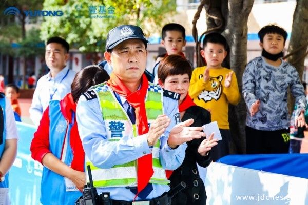 务实公益情系南宁学童，宇通&壹基金公益行动火热开营