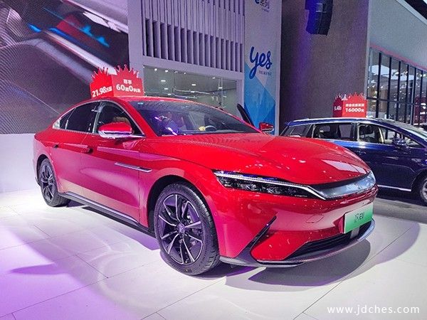 2020南宁东盟车展争相体验  比亚迪汉哪里强？