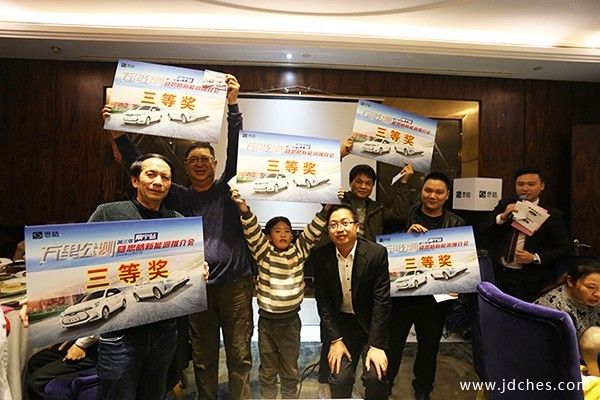 万里公测第三季暨江淮大众思皓新能源推介会闪耀南宁