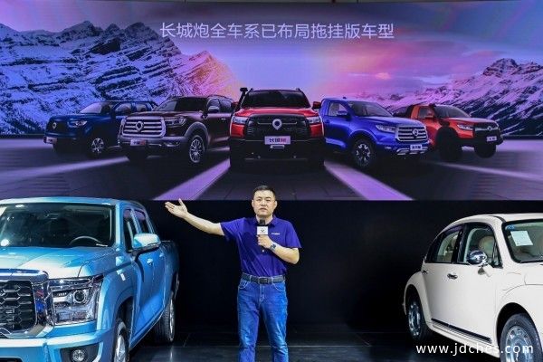 2022款黑弹24.88万元上市 越野炮拖挂版、金刚炮平底货箱版亮相南宁车展
