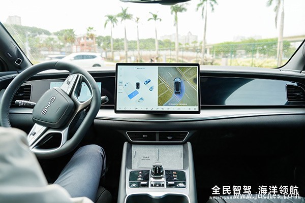 “全民智驾·海洋领航”比亚迪海狮05EV、海豚智驾版、海豹05DM-i智驾版南宁上市