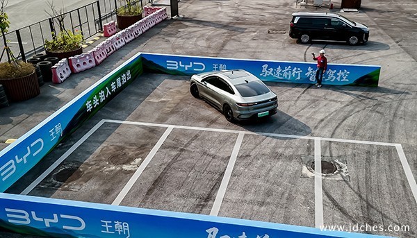 比亚迪王朝焕新车型南宁开试,智驾油耗全在线 比亚迪王朝焕新车型南宁开试,智驾油耗全在线