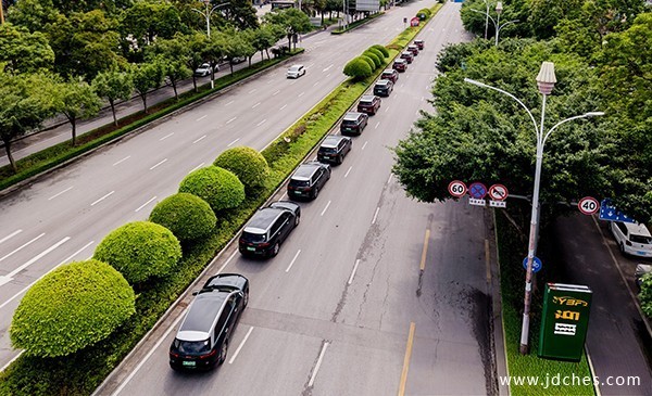 试驾比亚迪大唐EV:敢兜底才是真安全,全尺寸旗舰SUV实开 试驾比亚迪大唐EV:敢兜底才是真安全,全尺寸旗舰SUV实开